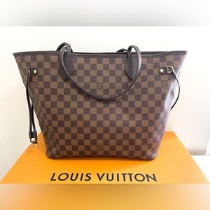 💖SOLD💖
✨Authentic Louis Vuitton Neverfull MM